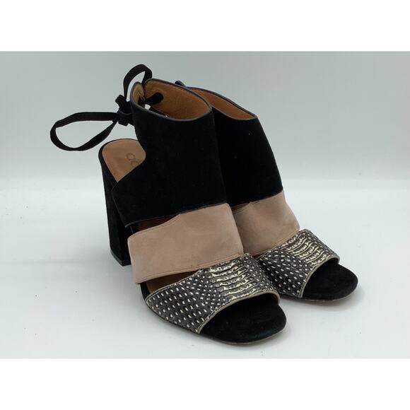 Coach Shoes - Coach Womens Chunky Heels Black Beige Suede Super Chic Size 7